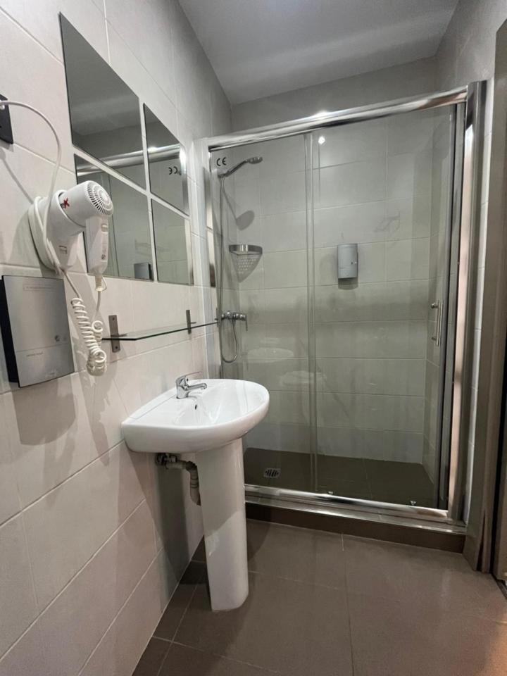 Fuencarral Rooms Madrid Exterior foto