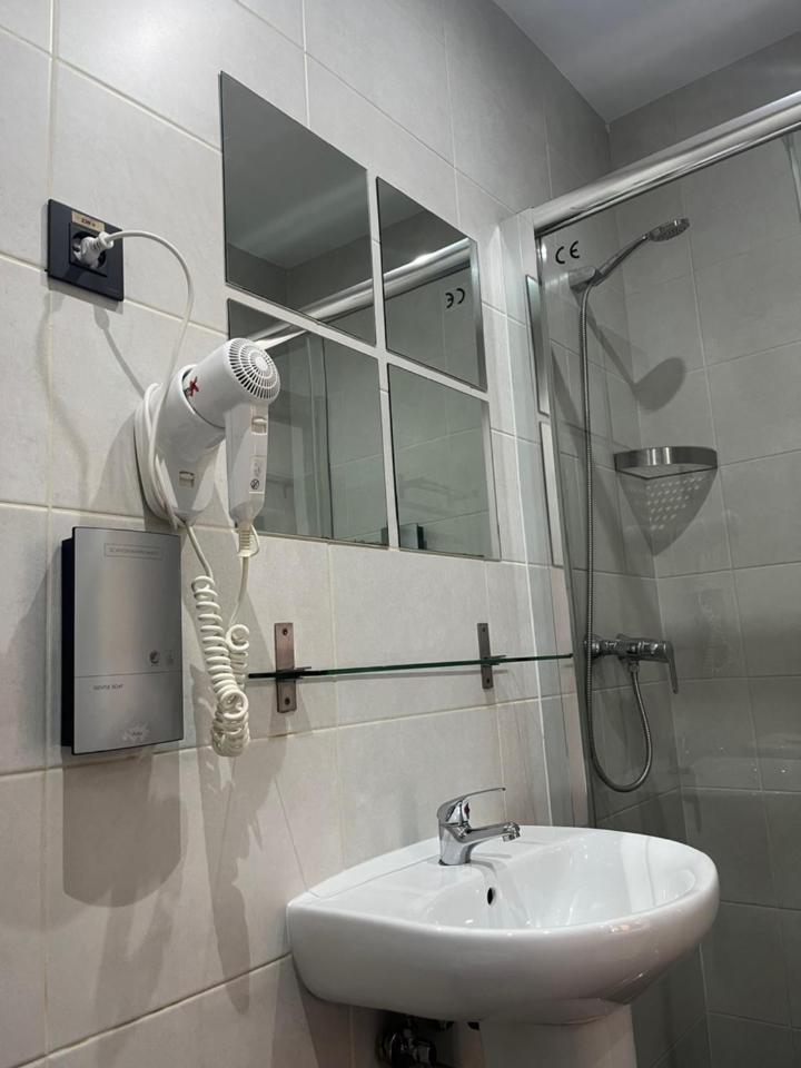 Fuencarral Rooms Madrid Exterior foto